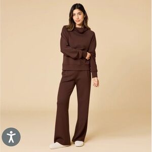 SOFTIES Espresso DreamTech Mock Neck with Pleated Pant